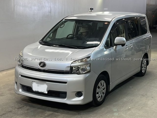 Toyota VOXY　X