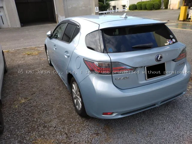 2011 Lexus CT200h VERSION C — photo 8 of 9