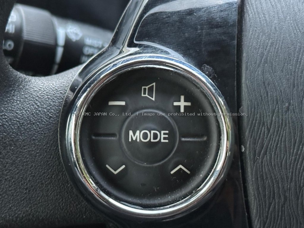 2010 Toyota PRIUS S TAURING SELECTION — photo 21 of 31