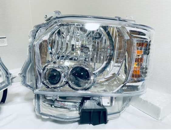 TRH200 Toyota Hiace Headlight (Type 4–7 / Halogen Models)