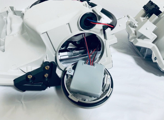 TRH200 Toyota Hiace Headlight (Type 4–7 / Halogen Models)