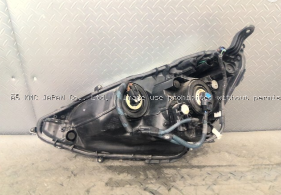 Toyota Aqua NHP10 Right Headlight Assembly – Genuine Koito Halogen – 81110-52E60 / 52-244