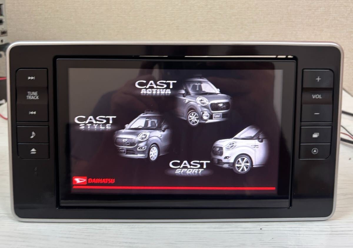 Daihatsu NSZN-X68D CN-LR830DDA Bluetooth CD DVD HDMI USB 306970