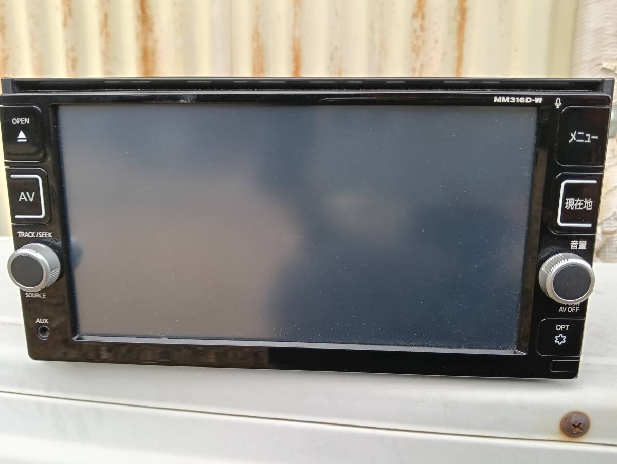 Nissan MM316D-W TV DVD CD Bluetooth 542565