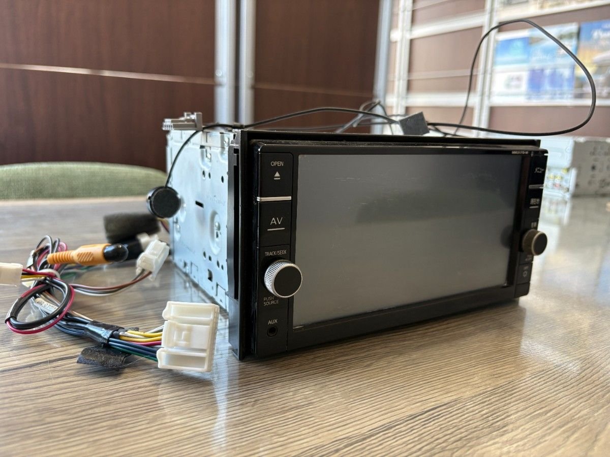 Nissan MM317D-W /DVD/Bluetooth/SD 132740