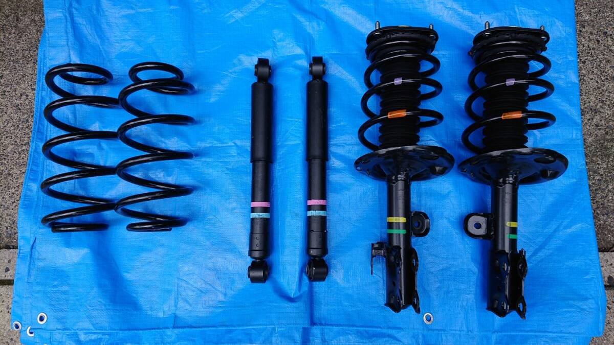 Toyota Alphard Vellfire 30 Shocks 48530-58160